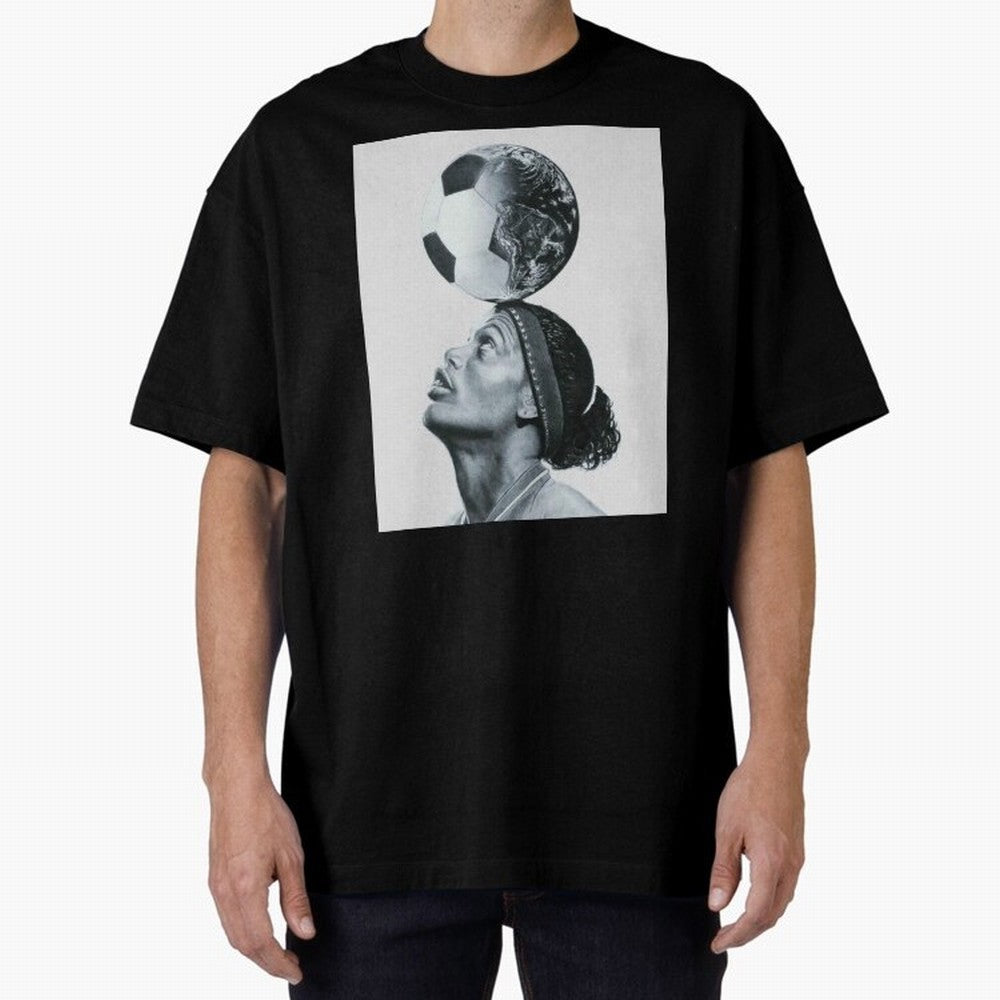 Art Ronaldinho Illustration Oversized T-Shirt Celebrate Classic Football Spirit in FIFA World Cup 2026 for Fans of CR7 and Messi and England and Germany, Bringing Football History, Final Match Energy, Crowd Noise and Once in a Lifetime Moments;