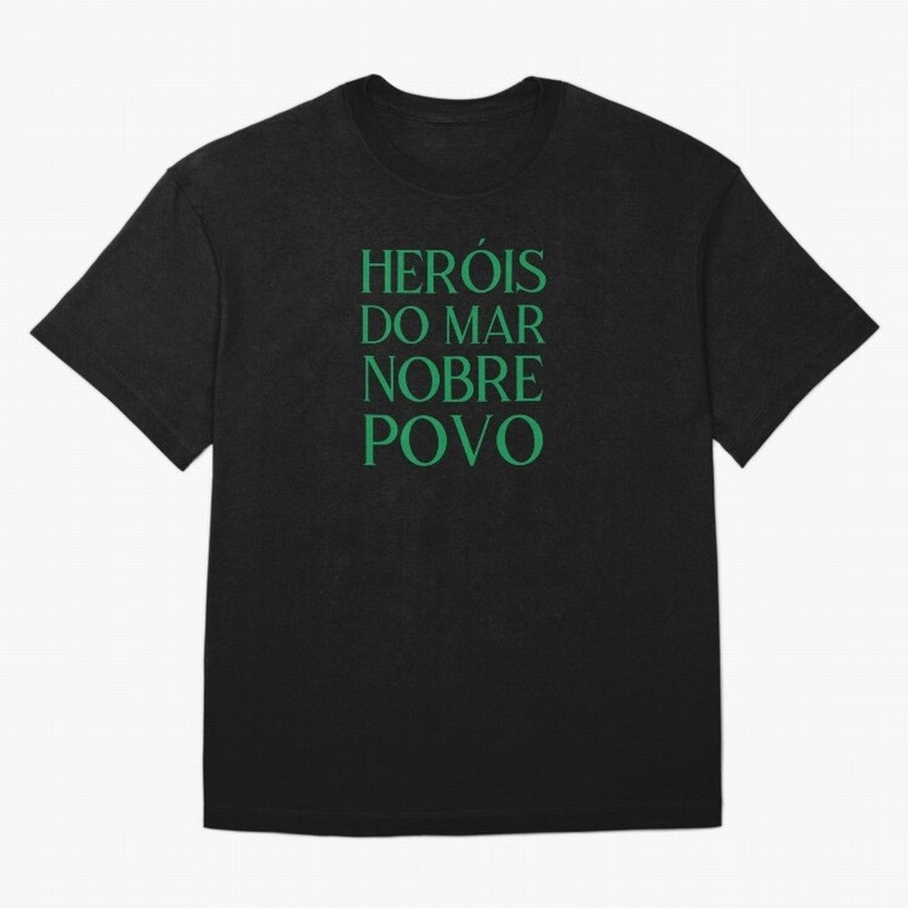 Her¨®is do Mar Nobre Povo green Oversized T-Shirt Keep the Legacy of the FIFA World Cup 2026 Group Stage Journey through Messi, Neymar and Mbappe Highlights, England Pride, Match Day Excitement, Supporter Culture, Golden Goals and Global Football